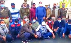 अंतर्राज्यीय गैंग का भंडाफोड़- 7 ट्रकों के साथ 10 आरोपी अरेस्ट अंतर्राज्यीय गैंग का भंडाफोड़- 7 ट्रकों के साथ 10 आरोपी अरेस्ट