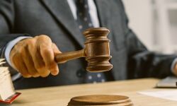 पत्नी की हत्या के आरोप में पति को आजीवन कारावास पत्नी की हत्या के आरोप में पति को आजीवन कारावास