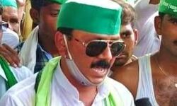 किसान बिल के विरोध में किसानों का प्रदर्शन