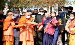 जैविक खेती को बढ़ावा देना समय की मांग: योगी जैविक खेती को बढ़ावा देना समय की मांग: योगी