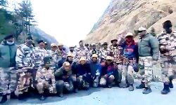 ग्लेशियर हादसाः फिर मिली ज़िन्दगी- लगाया ईश्वर का जयकारा