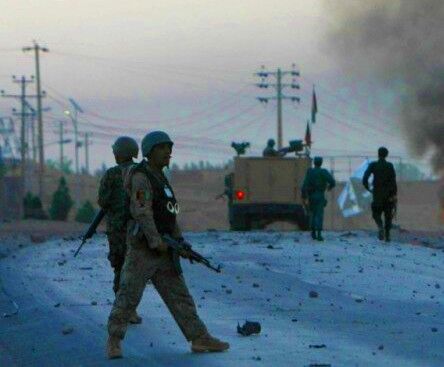 आतंकवादी हमले में सुरक्षा प्रमुख और दो सैनिकों की मौत