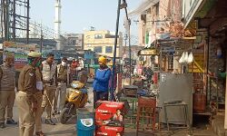 चौकी इंचार्ज ने चलाया अतिक्रमण के विरूद्ध अभियान- दी चेतावनी चौकी इंचार्ज ने चलाया अतिक्रमण के विरूद्ध अभियान- दी चेतावनी