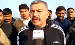 पुलिस मुठभेड़ में ईनामी बदमाश गिरफ्तार पुलिस मुठभेड़ में ईनामी बदमाश गिरफ्तार