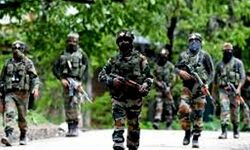 दक्षिण कश्मीर में कासो के दौरान सुरक्षा बलों की फायरिंग