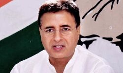 लफ़्फ़ाज़ी और जुमलेबाजी के अलावा कुछ नहीं बोले मोदी : कांग्रेस