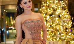 एक्ट्रेस उर्वशी रौतेला कश्मीर में मना रही है वेकेशन- जैकेट और जींस में तस्वीर वायरल एक्ट्रेस उर्वशी रौतेला कश्मीर में मना रही है वेकेशन- जैकेट और जींस में तस्वीर वायरल