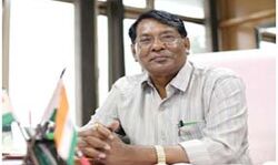 अपनी गलती मढ़ रहे दूसरे के सिर अपनी गलती मढ़ रहे दूसरे के सिर