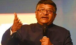 सोशल मीडिया प्लेटफार्म को देश के कानूनों को मानना होगा: रविशंकर सोशल मीडिया प्लेटफार्म को देश के कानूनों को मानना होगा: रविशंकर