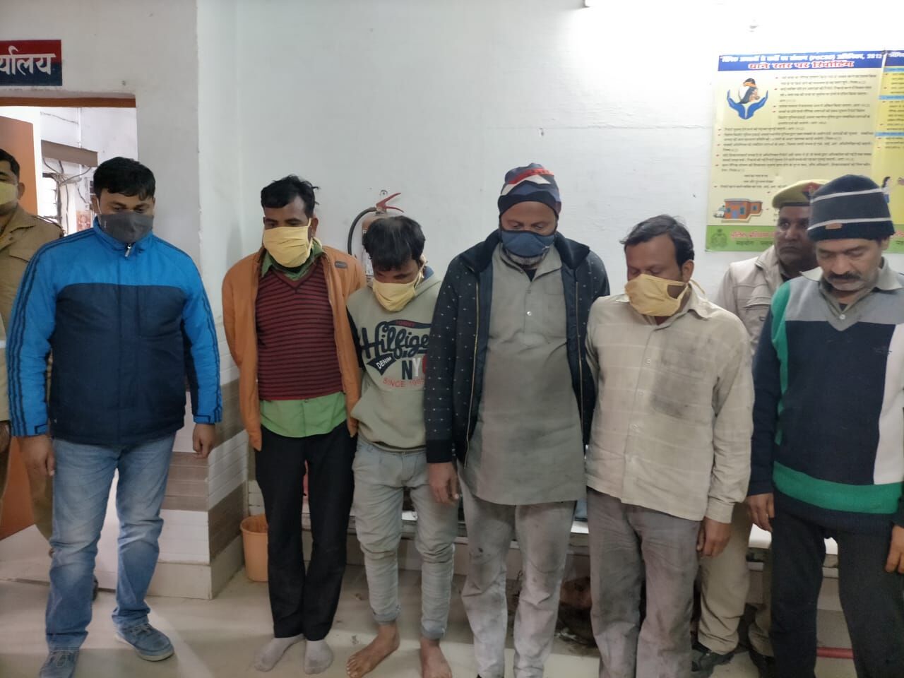 पुलिस के लंबे हाथ-6 वाहन चोर गिरफ्तार पुलिस के लंबे हाथ-6 वाहन चोर गिरफ्तार