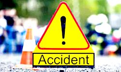 वाहनों की भिड़ंत- 3 की मौत- 12 घायल