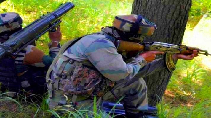 श्रीनगर मुठभेड़: तीन आतंकवादी ढेर, चार सुरक्षाकर्मी घायल