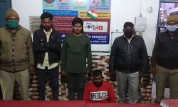 लो जी मुर्गों पर ही लगा दिया दांव