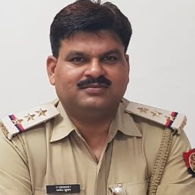इंस्पेक्टर ने दूधमुंहे को 24 घंटे में किया बरामद- पब्लिक ने पलक पावड़ों पर बैठाया इंस्पेक्टर ने दूधमुंहे को 24 घंटे में किया बरामद- पब्लिक ने पलक पावड़ों पर बैठाया