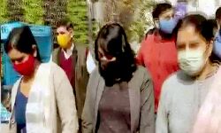 दिशा रवि की गिरफ्तारी के मामले में दिल्ली महिला आयोग ने भेजा पुलिस को नोटिस दिशा रवि की गिरफ्तारी के मामले में दिल्ली महिला आयोग ने भेजा पुलिस को नोटिस