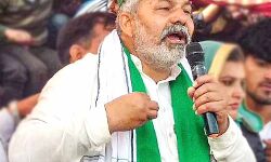 संतों का टिकैत पर तीखा हमला, बोले- कांग्रेस के टुकड़ों पर पलने वाले, देवी-देवताओं पर न दें ज्ञान