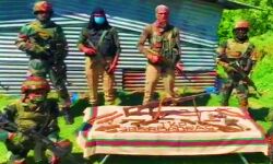 आतंकवादियों के अड्डे का भंड़ाफोड़- गोला-बारूद का जखीरा बरामद आतंकवादियों के अड्डे का भंड़ाफोड़- गोला-बारूद का जखीरा बरामद