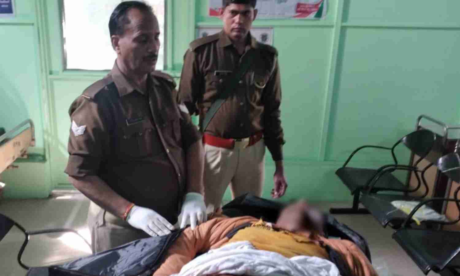 बुलेट सवार को दिन-दहाडे गोलियों से भूना