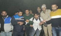 मिला करनी का फल-मासूम से बलात्कार का दरिंदा मुठभेड में हुआ लंगडा मिला करनी का फल-मासूम से बलात्कार का दरिंदा मुठभेड में हुआ लंगडा