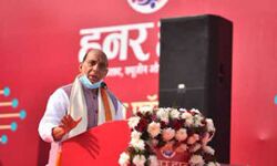 ग्रामीण हस्तकला उद्योग होगा पांच लाख करोड़ का- राजनाथ ग्रामीण हस्तकला उद्योग होगा पांच लाख करोड़ का- राजनाथ