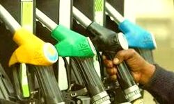 सरकार ने घटाया टैक्स-पेट्रोल डीज़ल हुआ सस्ता