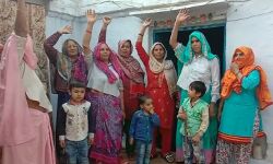 संजीव बालियान के खिलाफ भारी आक्रोश- बोली पब्लिक- मंत्री है, तो क्या हमारी इज्जत उछालेंगे संजीव बालियान के खिलाफ भारी आक्रोश- बोली पब्लिक- मंत्री है, तो क्या हमारी इज्जत उछालेंगे