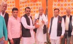 अनोखा कन्यादान- सपा नेता ने दिखाया सरकार को आईना- मत करो जनता पर जुल्म अनोखा कन्यादान- सपा नेता ने दिखाया सरकार को आईना- मत करो जनता पर जुल्म