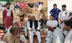 मारपीट प्रकरण-किसानों के हर एक सुख-दुख में शामिल है सपा- प्रमोद मारपीट प्रकरण-किसानों के हर एक सुख-दुख में शामिल है सपा- प्रमोद