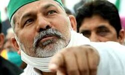 टिकैत की सरकार को चेतावनी- आंदोलन से कानून नहीं, सरकार भी बदलती है टिकैत की सरकार को चेतावनी- आंदोलन से कानून नहीं, सरकार भी बदलती है