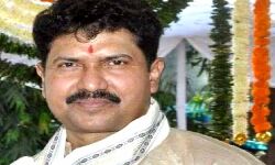 दम घुटने से हुई थी सांसद डेलकर की मौत