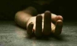 किशोरी ने लगायी फांसी किशोरी ने लगायी फांसी