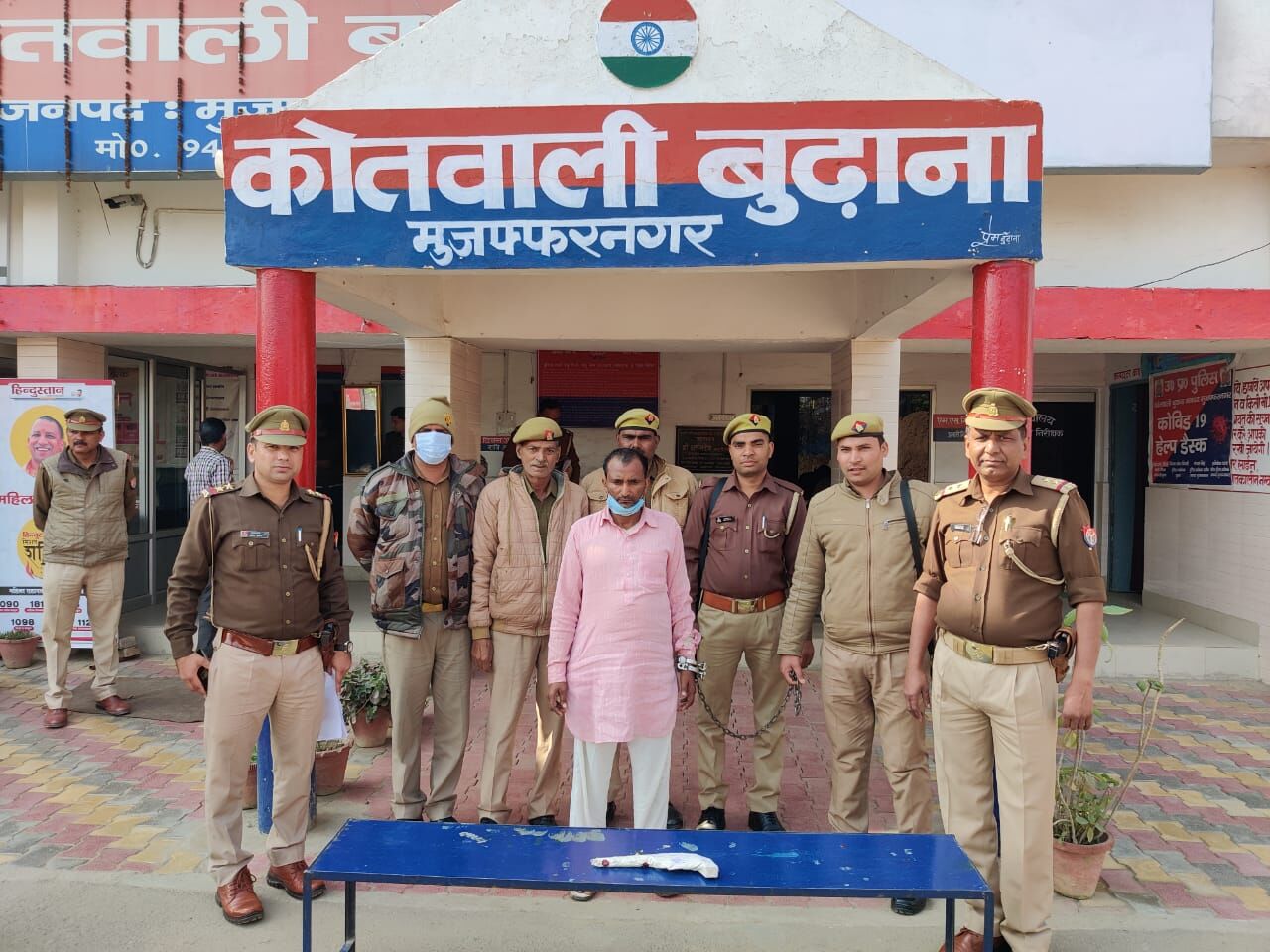 मुठभेड के दौरान टॉप-टेन बदमाश पुलिस ने धर दबोचा मुठभेड के दौरान टॉप-टेन बदमाश पुलिस ने धर दबोचा