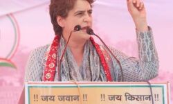 मोदी से जाॅब मांगते हैं, तो मिलती हैं लाठियां- प्रियंका मोदी से जाॅब मांगते हैं, तो मिलती हैं लाठियां- प्रियंका