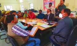 मुरझाता बचपन-बालश्रम रोकने के लिए प्रशासन ने कसी कमर मुरझाता बचपन-बालश्रम रोकने के लिए प्रशासन ने कसी कमर