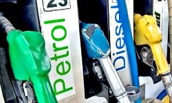 नसीब अपना-अपना- कहीं 100 तो कहीं 2 रूपये में मिल रहा पेट्रोल नसीब अपना-अपना- कहीं 100 तो कहीं 2 रूपये में मिल रहा पेट्रोल