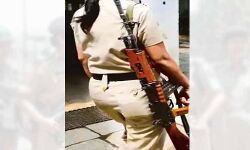 मनचलों की जुर्रत: महिला सिपाही से कहा-पतली सी हो- रायफल कैसे संभालती हो मनचलों की जुर्रत: महिला सिपाही से कहा-पतली सी हो- रायफल कैसे संभालती हो