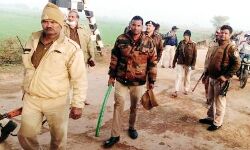 झाड़ियों के बीच से चली ताबड़तोड़ गोलियां- साथी को छुड़ाकर भागे माफिया