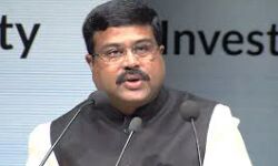 मोदी का वाराणसी को सौगात, चलेंगी CNG नावें-प्रधान मोदी का वाराणसी को सौगात, चलेंगी CNG नावें-प्रधान