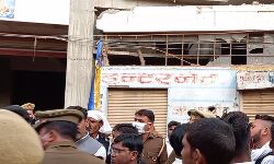 रविदास जयंती शोभायात्राः भिड़े दो पक्ष- पुलिस ने दौड़ाया रविदास जयंती शोभायात्राः भिड़े दो पक्ष- पुलिस ने दौड़ाया