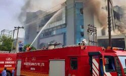 अस्पताल में लगी आग-14 कोरोना मरीजों की मौत अस्पताल में लगी आग-14 कोरोना मरीजों की मौत