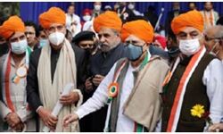 कांग्रेसियों के सिर असंतोष का साफा कांग्रेसियों के सिर असंतोष का साफा