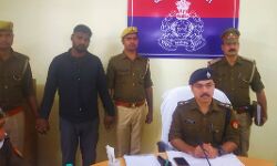 पुलिस ने गिरफ्तार किया असलहा तस्कर, हथियार बरामद