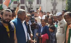 जनसमस्याओं को लेकर सडक पर उतरे कांग्रेसी, किया धरना प्रदर्शन जनसमस्याओं को लेकर सडक पर उतरे कांग्रेसी, किया धरना प्रदर्शन