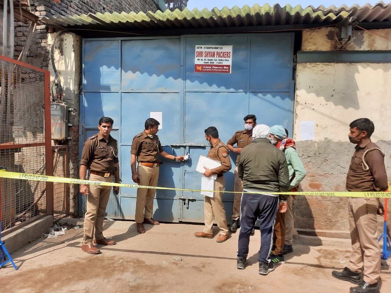 बडी कार्यवाही-पुलिस ने दिल्ली में सीज की फैक्ट्री
