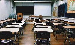 सरकार ने किये स्कूल बंद सरकार ने किये स्कूल बंद