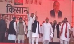 अंधेर नगरी चौपट राजा- रात को गांजा- देखना है तो UP में आजा अंधेर नगरी चौपट राजा- रात को गांजा- देखना है तो UP में आजा