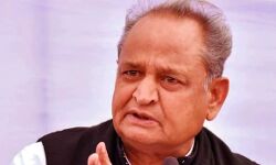 शहरी क्षेत्रों में विकास परियोजनाओं को समय पर करे पूरा-गहलोत शहरी क्षेत्रों में विकास परियोजनाओं को समय पर करे पूरा-गहलोत