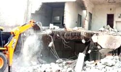 माफिया पर शिकंजाः मुख्तार अंसारी के करीबी का प्लाजा जमींदोज माफिया पर शिकंजाः मुख्तार अंसारी के करीबी का प्लाजा जमींदोज