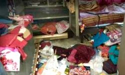 पुजारी को बंधक बनाकर नगदी और गहने लूटे पुजारी को बंधक बनाकर नगदी और गहने लूटे