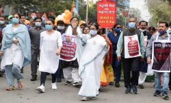 दहाड़ी ममता-पहले दिल्ली तो संभालो, फिर बंगाल की तरफ देखना दहाड़ी ममता-पहले दिल्ली तो संभालो, फिर बंगाल की तरफ देखना